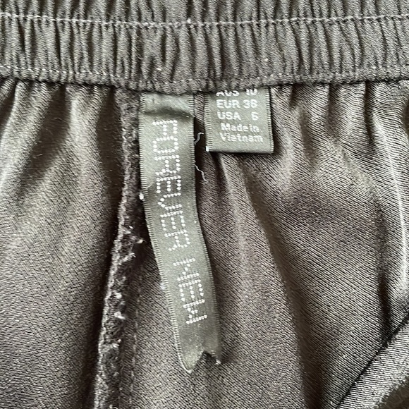 FOREVER NEW Sz10 black slacks with elastic waistband - Picture 9 of 10